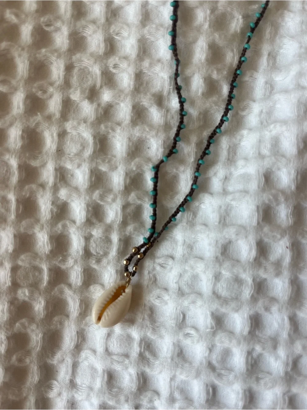 Turquoise Beaded Shell Pendant Necklace - Women Jewelry